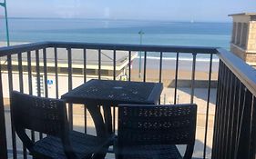 Emeraude, Pleine Vue De Mer